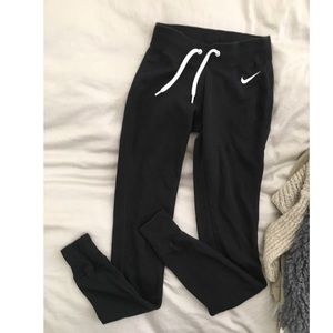 nike skinny sweatpants womens